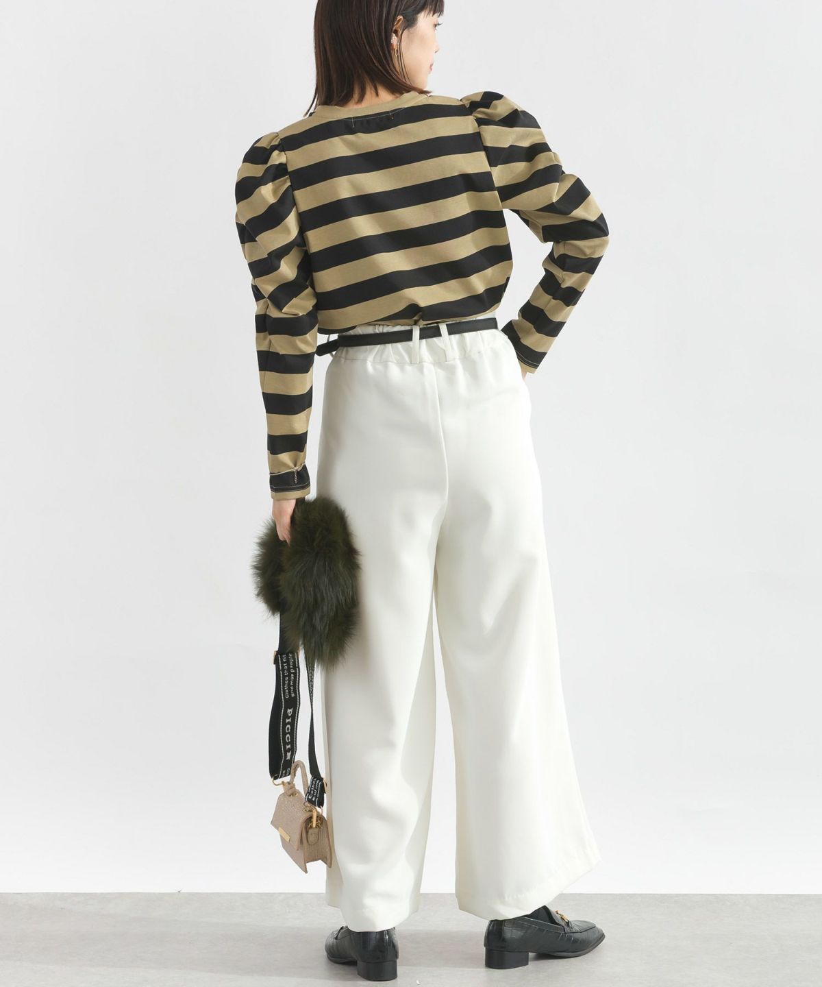 model：H162　着用サイズ：M　モカ