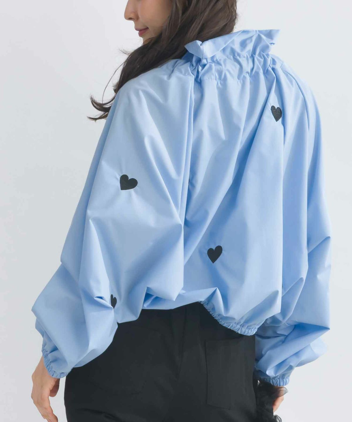 model：H153　着用サイズ：M　サックスブルー