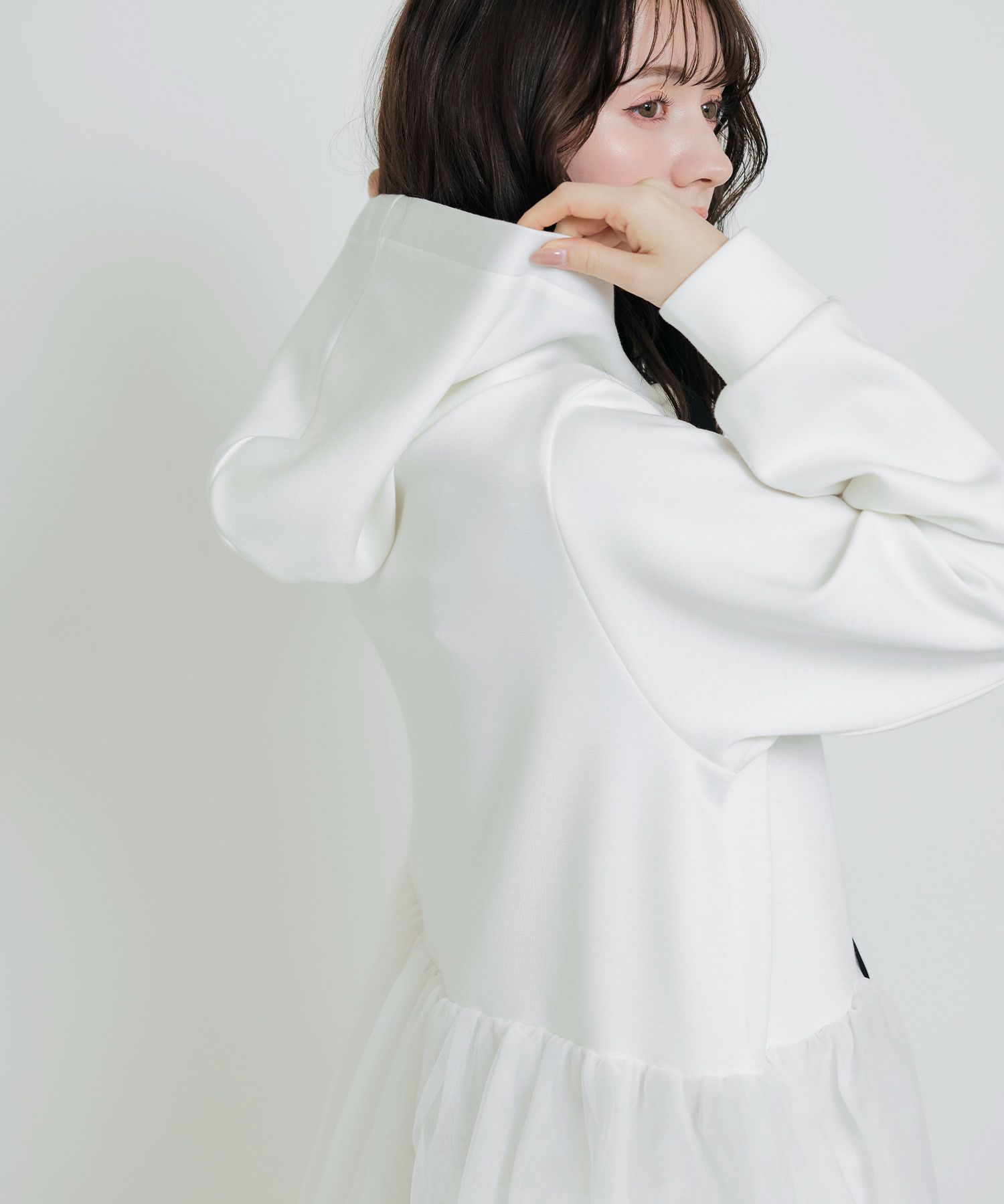 model：H155　着用サイズ：M　オフホワイト