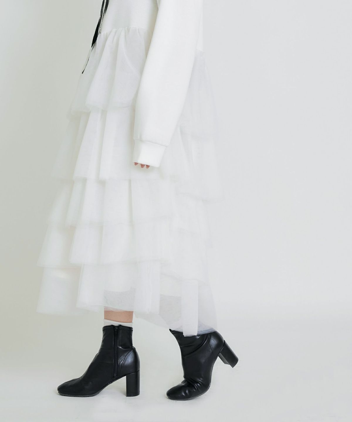 model：H155　着用サイズ：M　オフホワイト