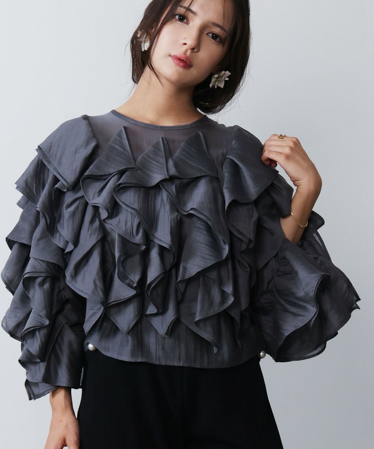 model：H160　着用サイズ：M　チャコールグレー