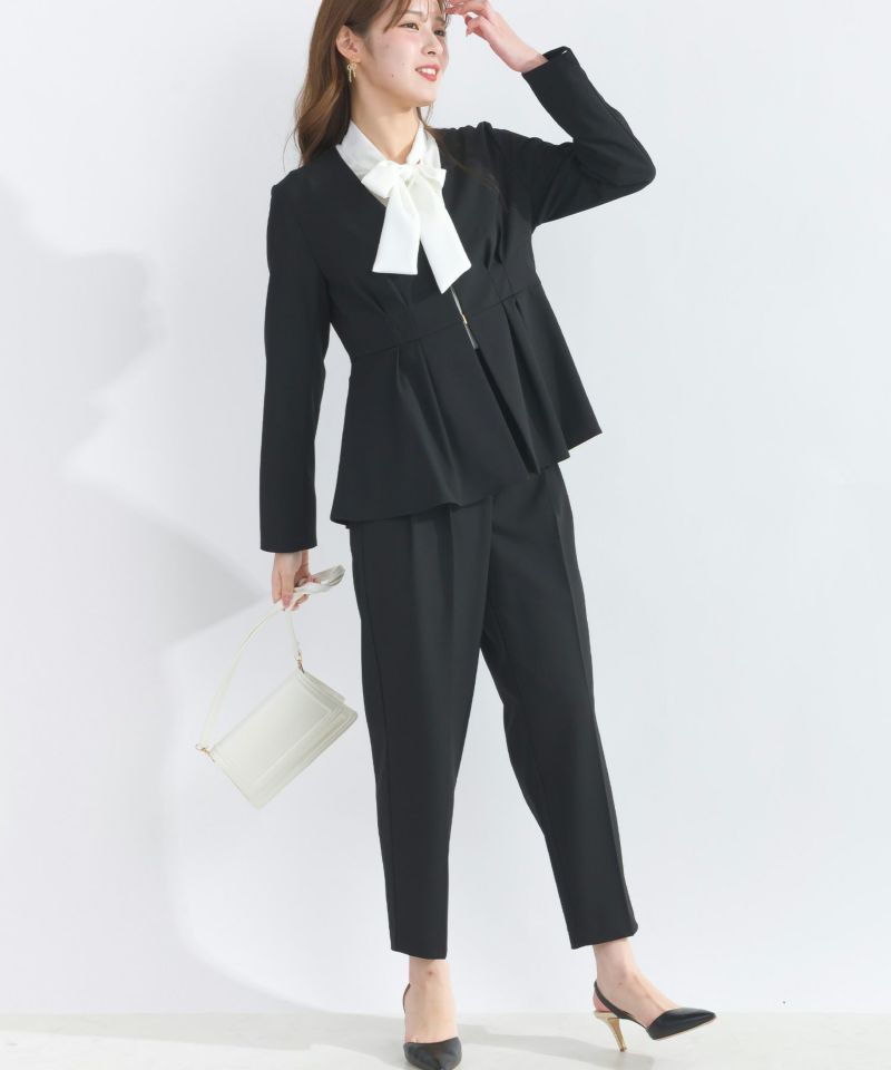 美品◆ケイミー　シャイニーネイビー　ストレッチペプラムジャケット 美品◇ケイミーシャイニーネイビーストレッチペプラムジャケット