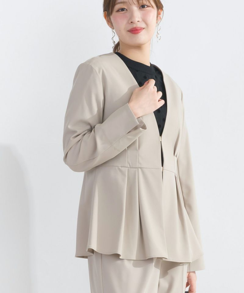 新作*MAXMARA*ジャケット フリル ホワイトベージュ ペプラム 新作*MAXMARA*ジャケット フリル ホワイトベージュ ペプラム
