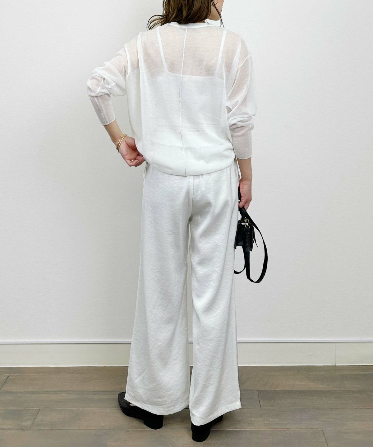 model：H164　着用サイズ：M　オフホワイト