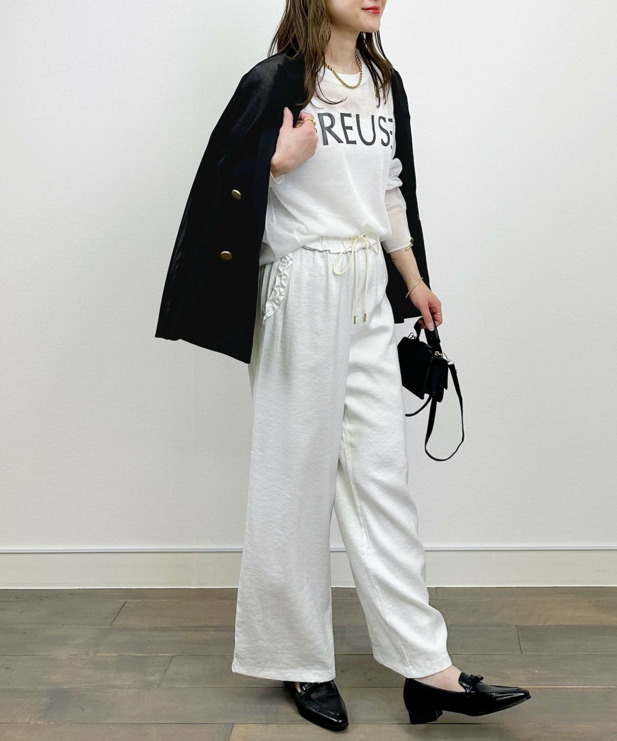 model：H164　着用サイズ：M　オフホワイト