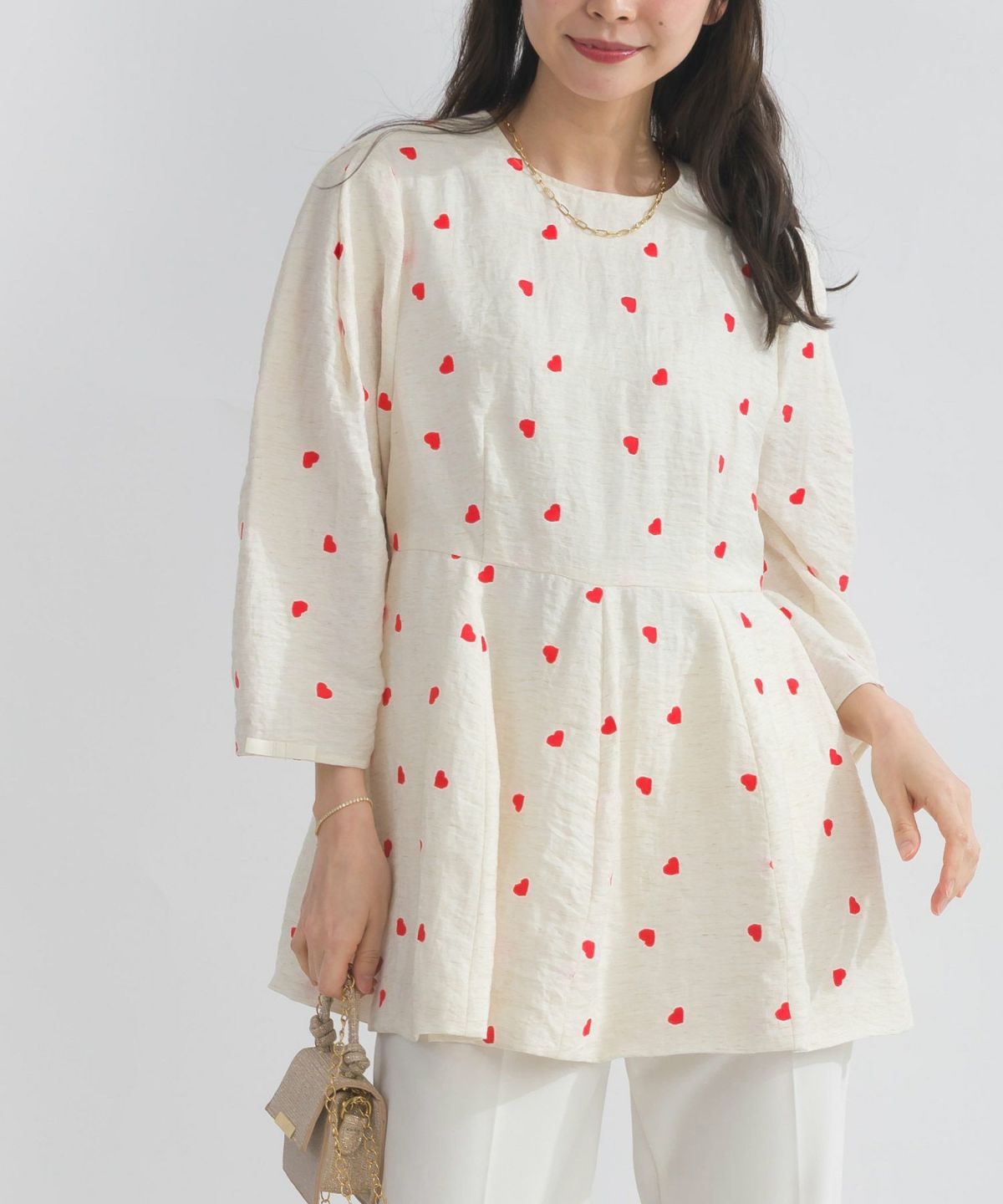 model：H153　着用サイズ：M　アイボリー