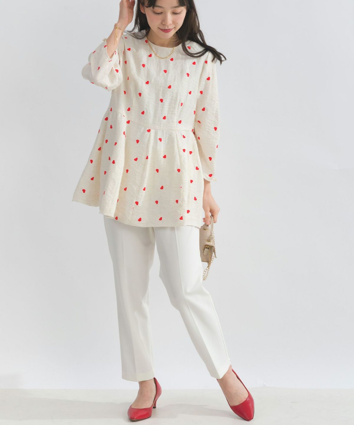 model：H153　着用サイズ：M　アイボリー