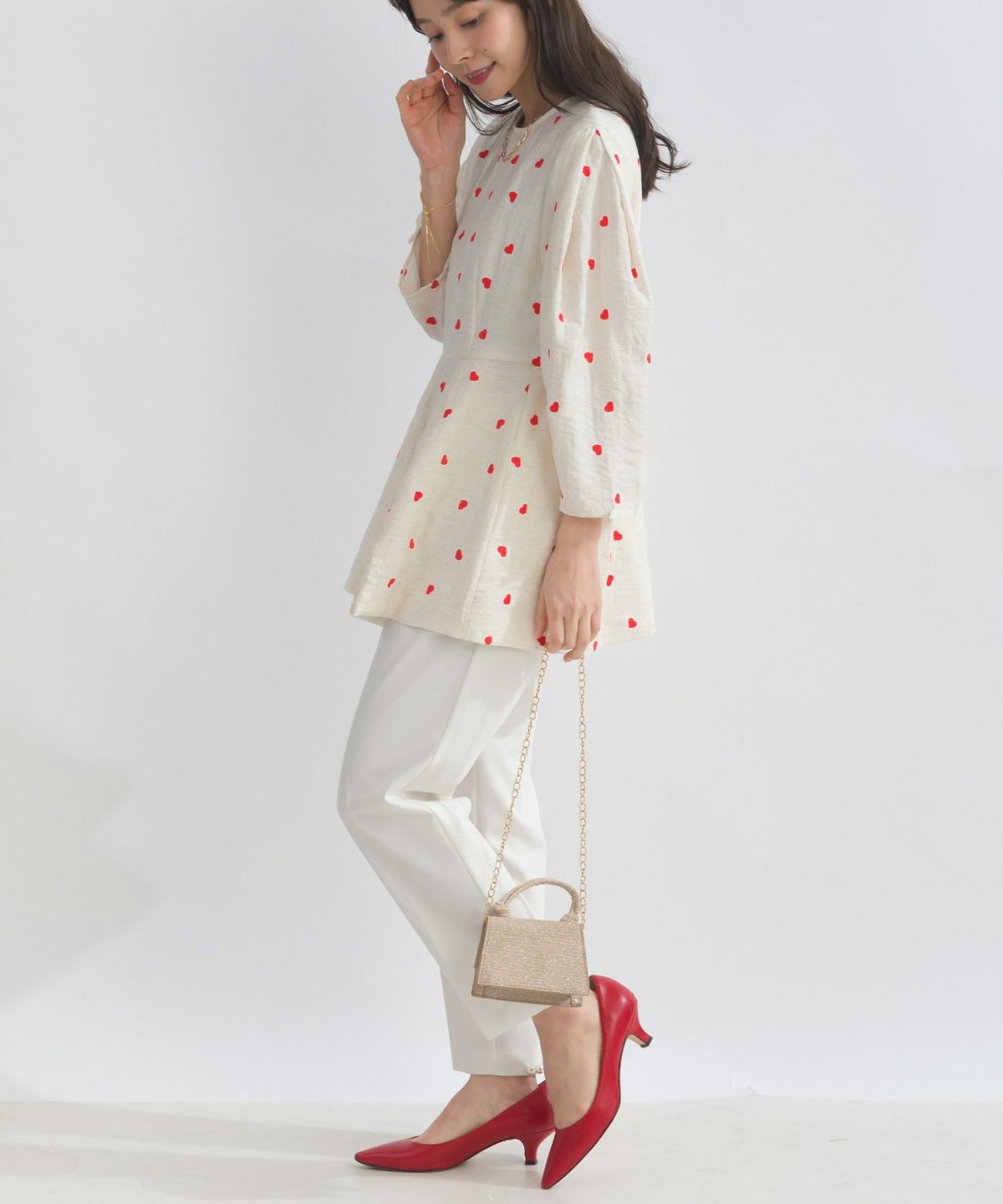 model：H153　着用サイズ：M　アイボリー