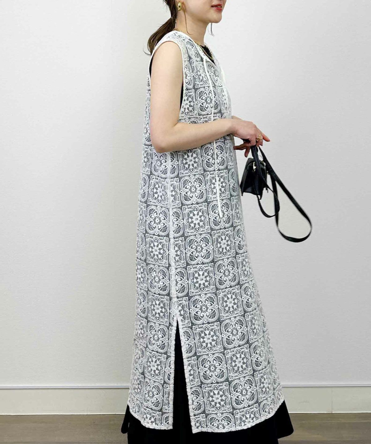 model：H164　着用サイズ：M　オフホワイト