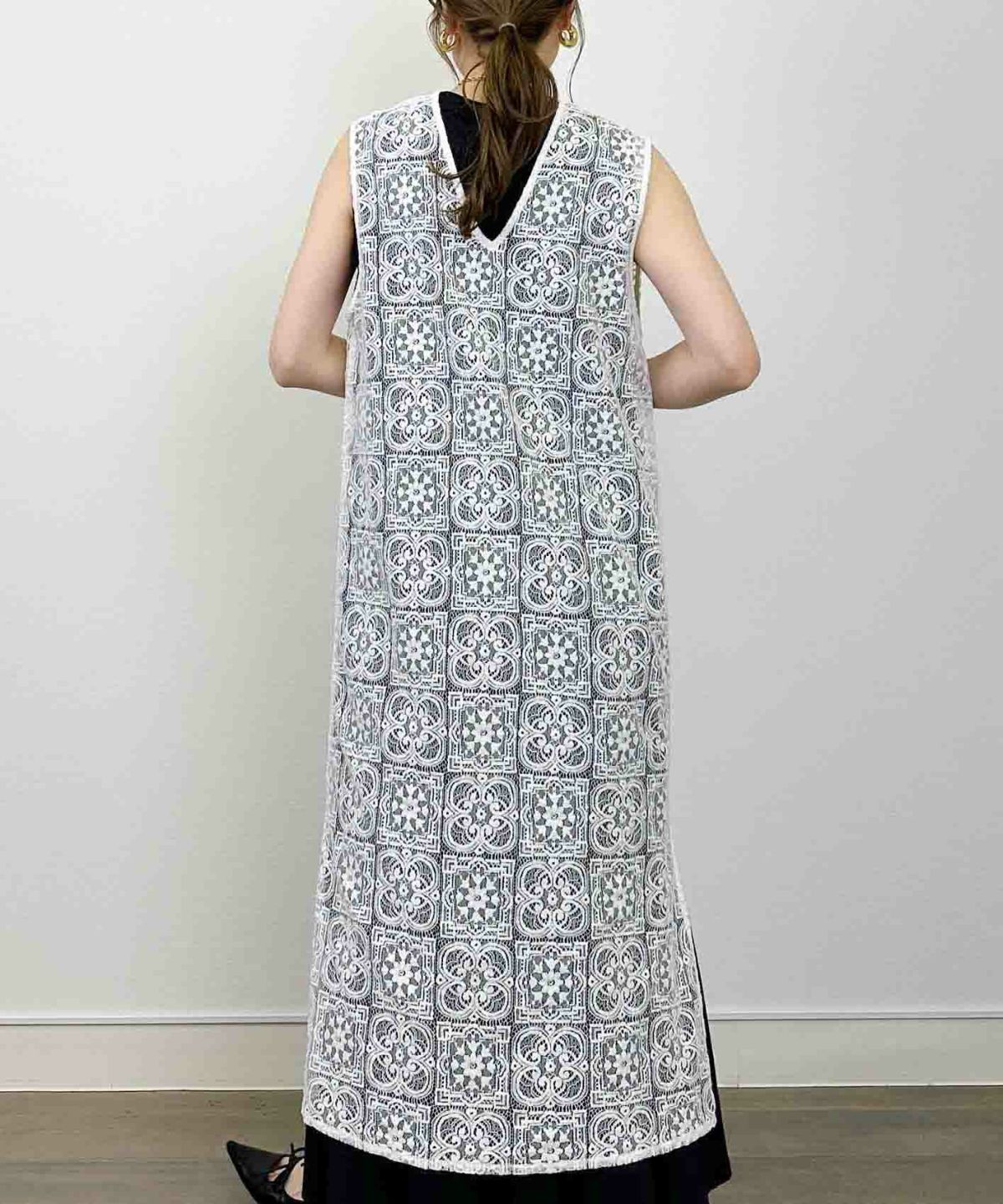 model：H164　着用サイズ：M　オフホワイト