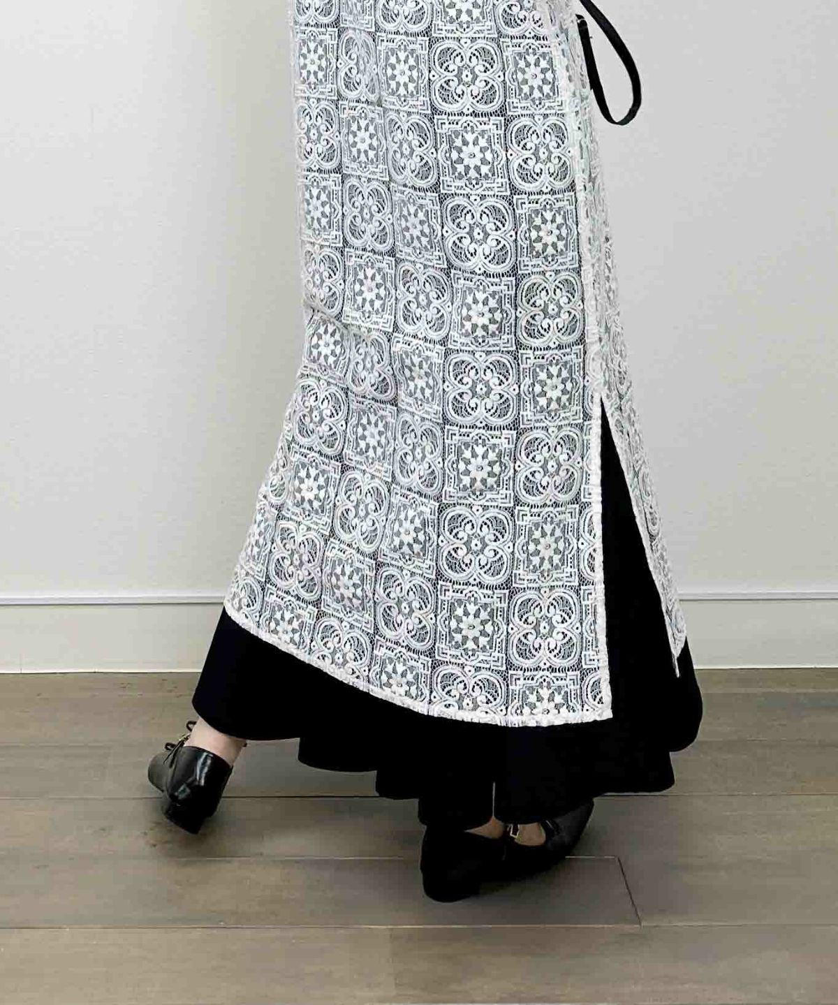 model：H164　着用サイズ：M　オフホワイト