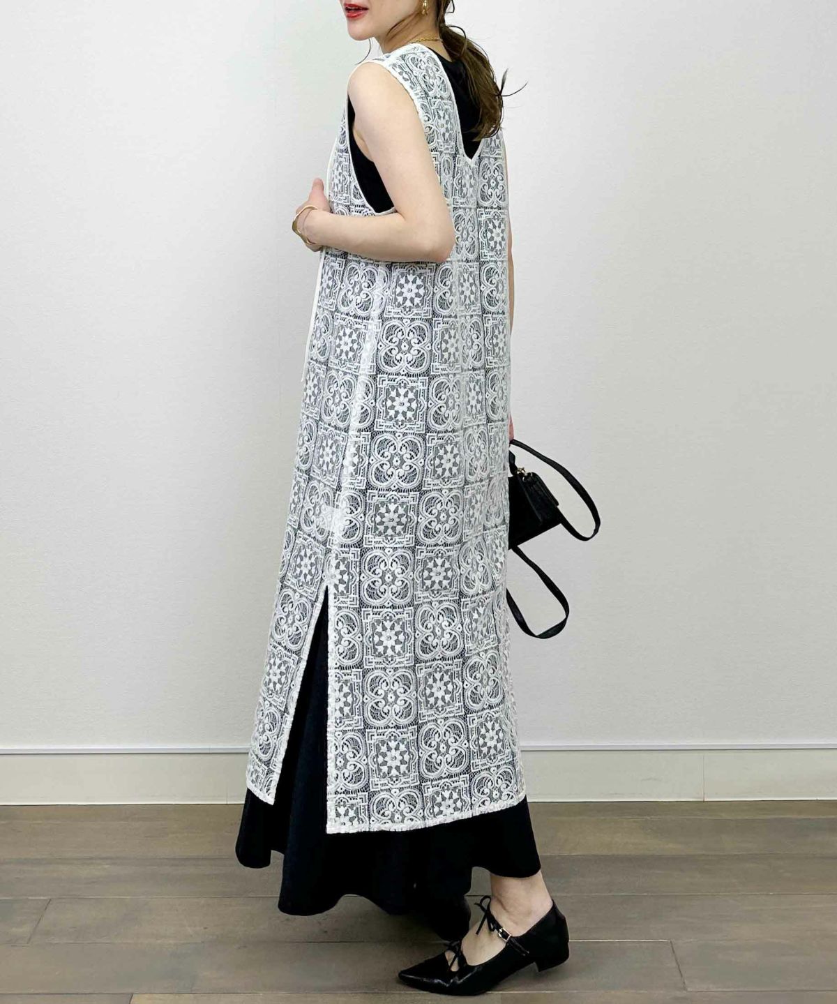 model：H164　着用サイズ：M　オフホワイト