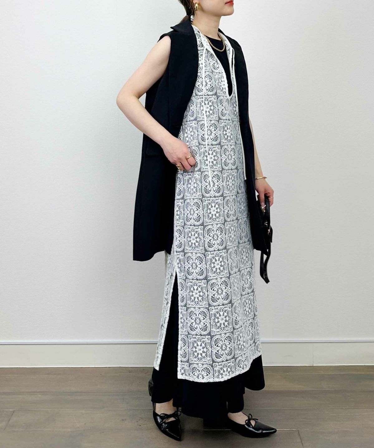 model：H164　着用サイズ：M　オフホワイト