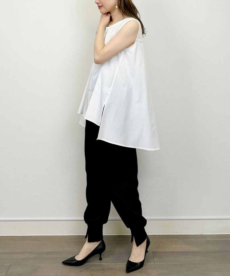 model：H164　着用サイズ：M　ホワイト（ノースリブラウス単品で）