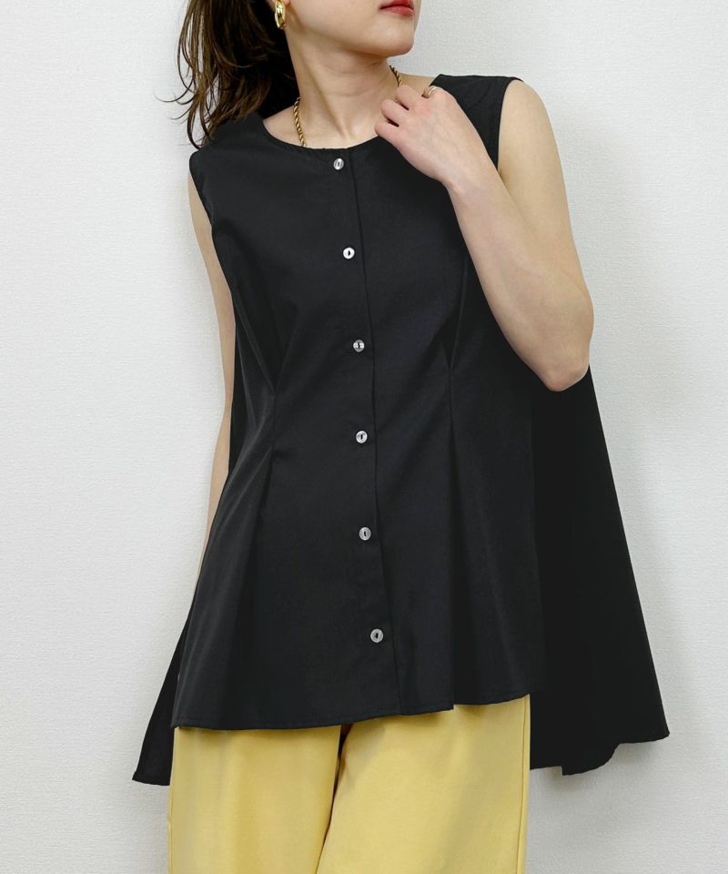 model：H164　着用サイズ：M　ブラック（ノースリブラウス単品で）