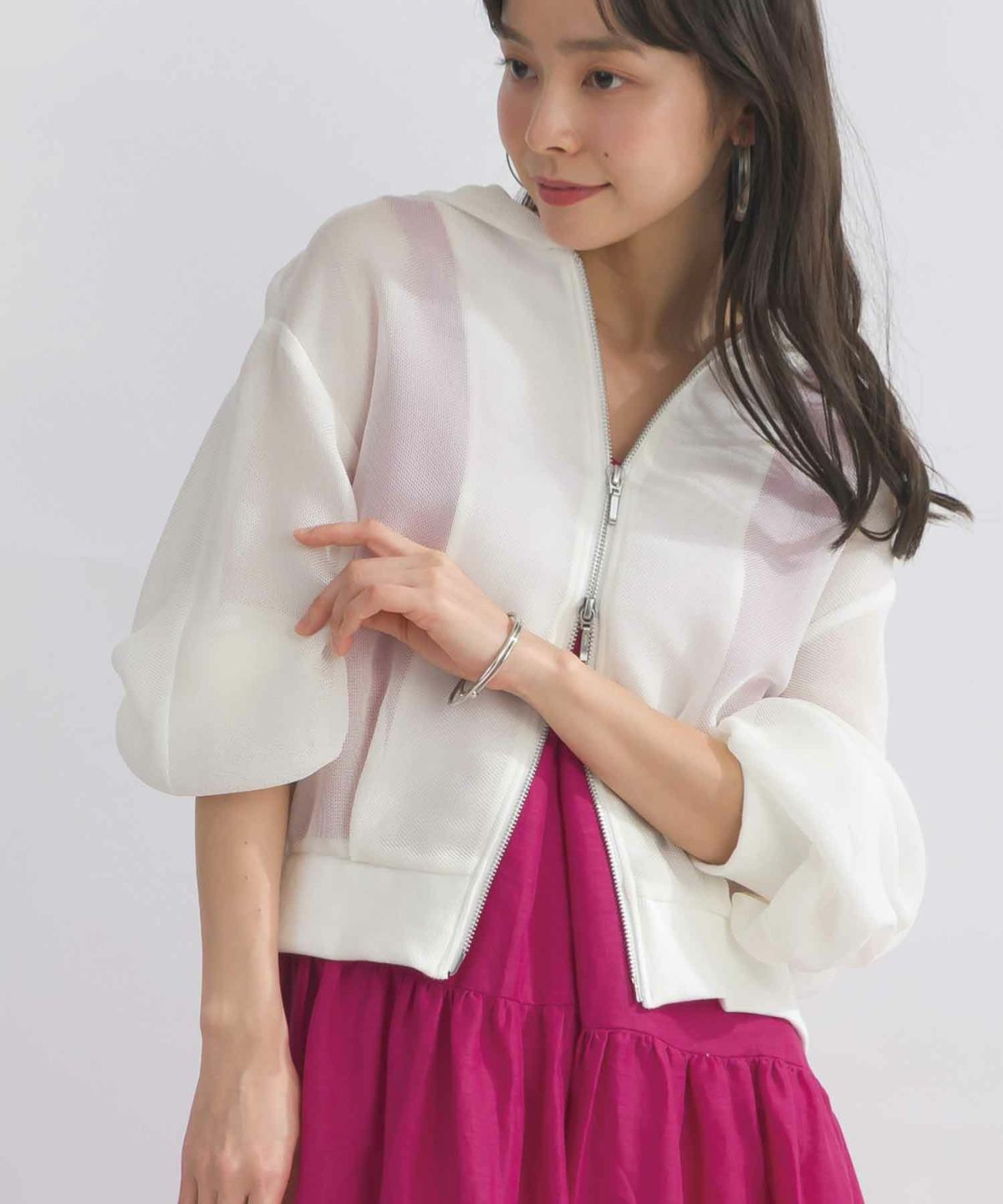 model：H153　着用サイズ：M オフホワイト