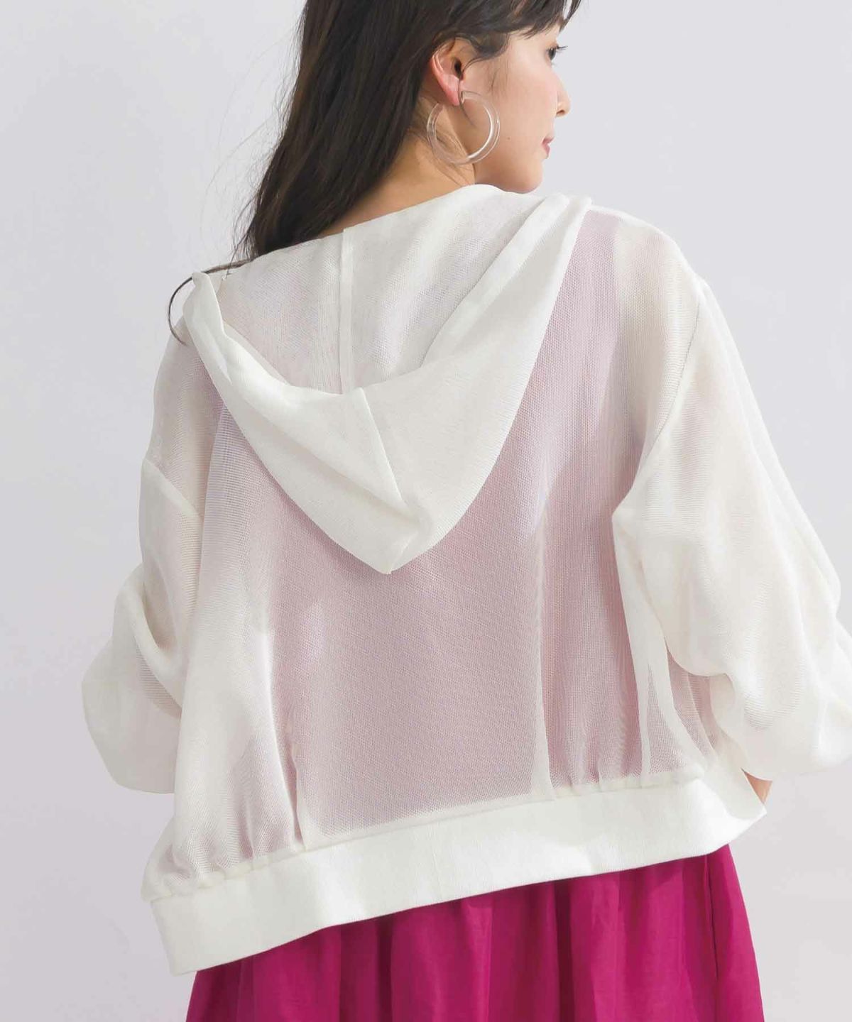 model：H153　着用サイズ：M オフホワイト