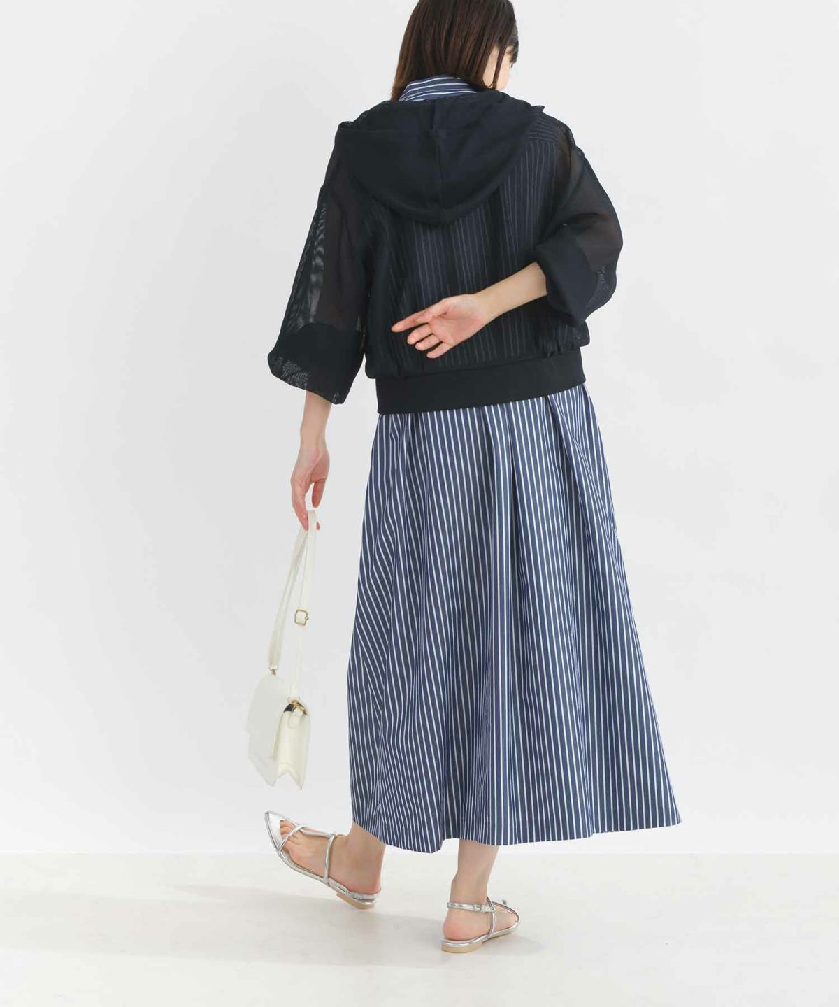 model：H162　着用サイズ：M　ネイビー