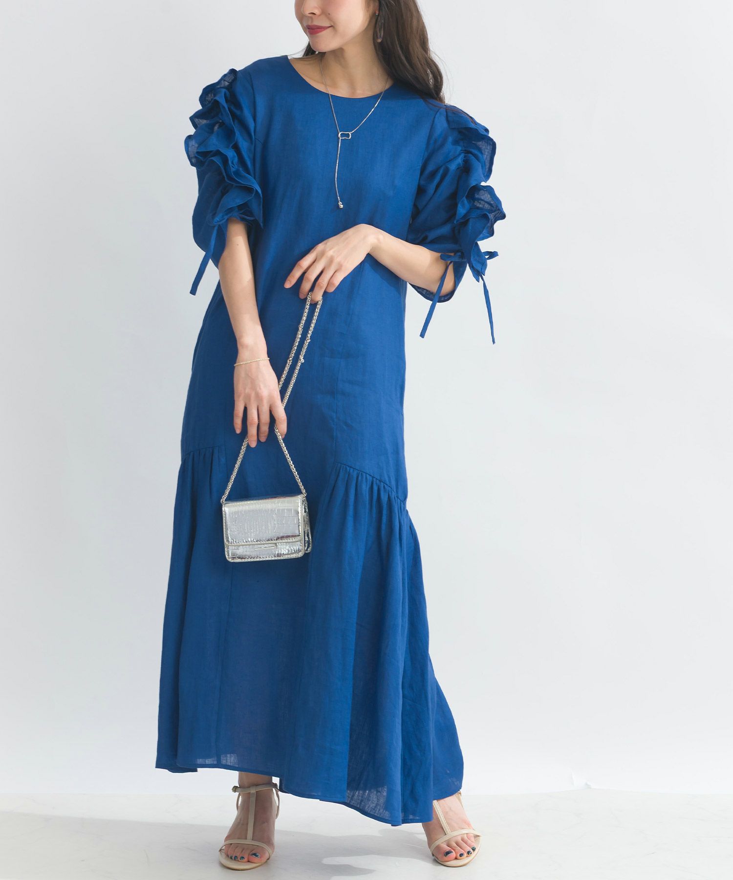 model：H153　着用サイズ：M　ブルー