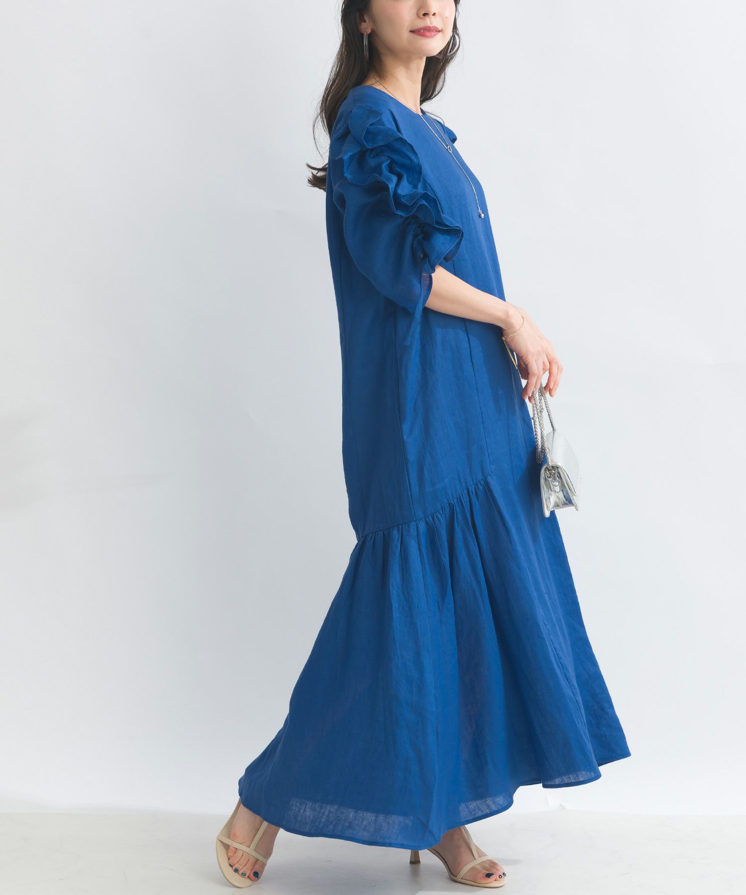 model：H153　着用サイズ：M　ブルー