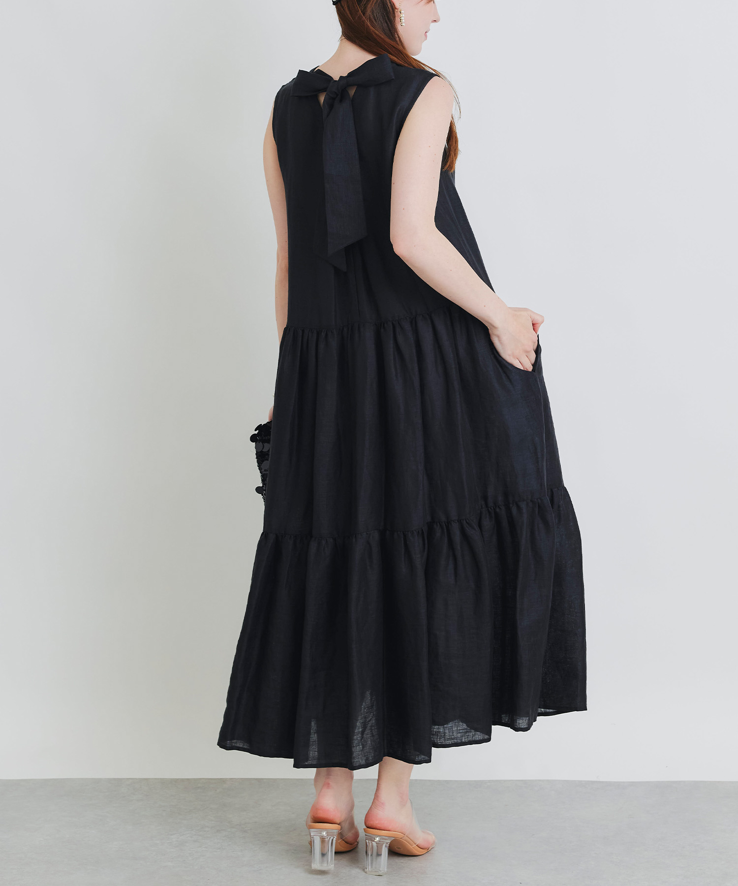 model：H153　着用サイズ：M　エメラルド