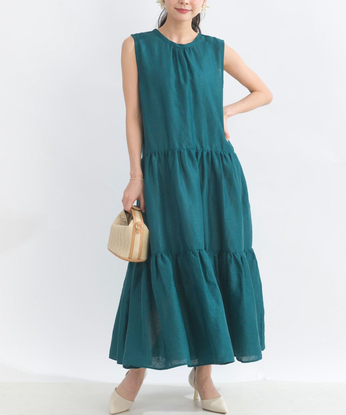 model：H153　着用サイズ：M　エメラルド