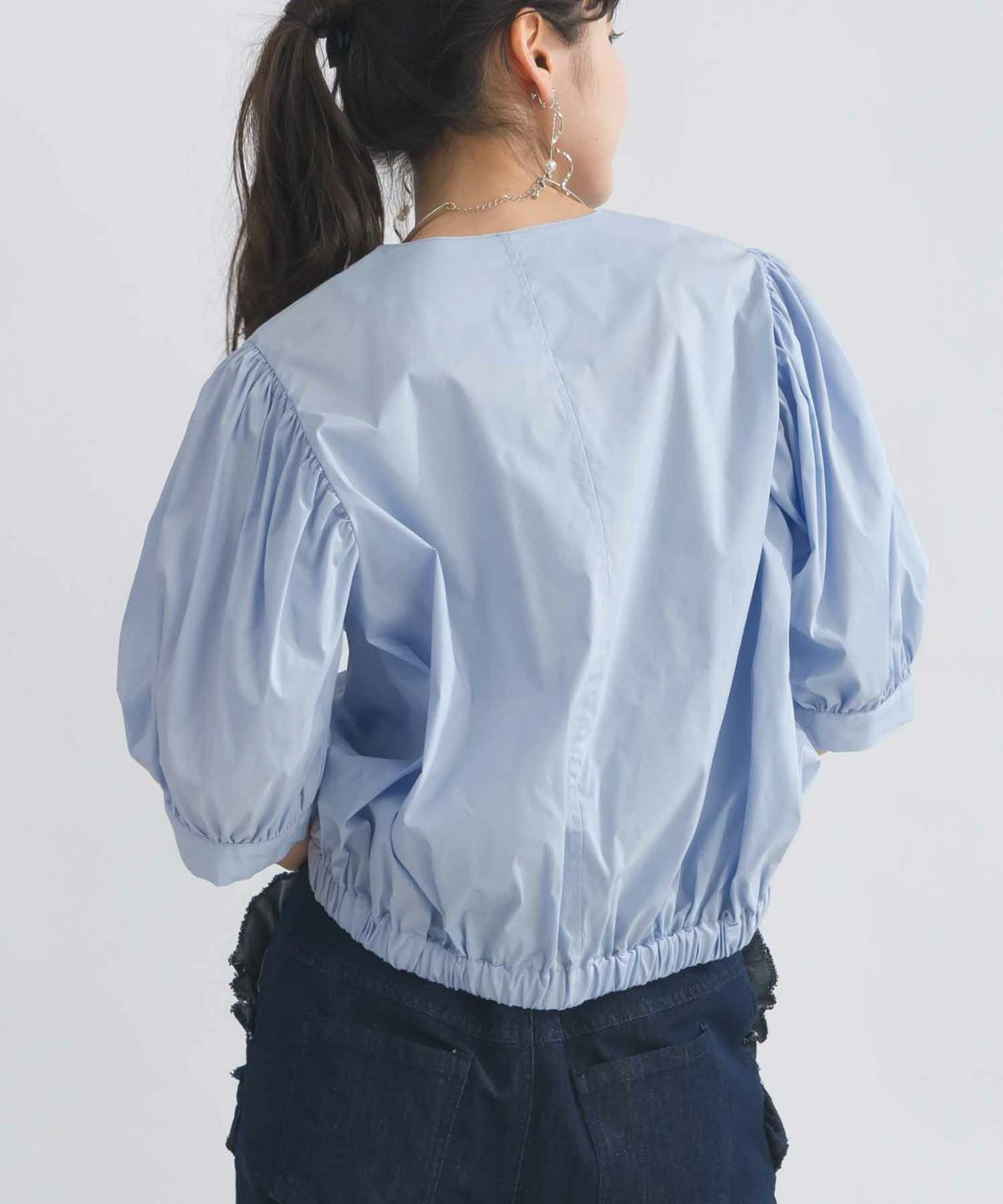 model：H153　着用サイズ：M　サックスブルー