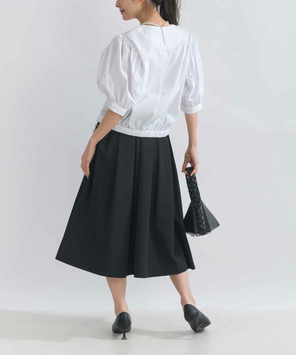 model：H153　着用サイズ：M　オフホワイト