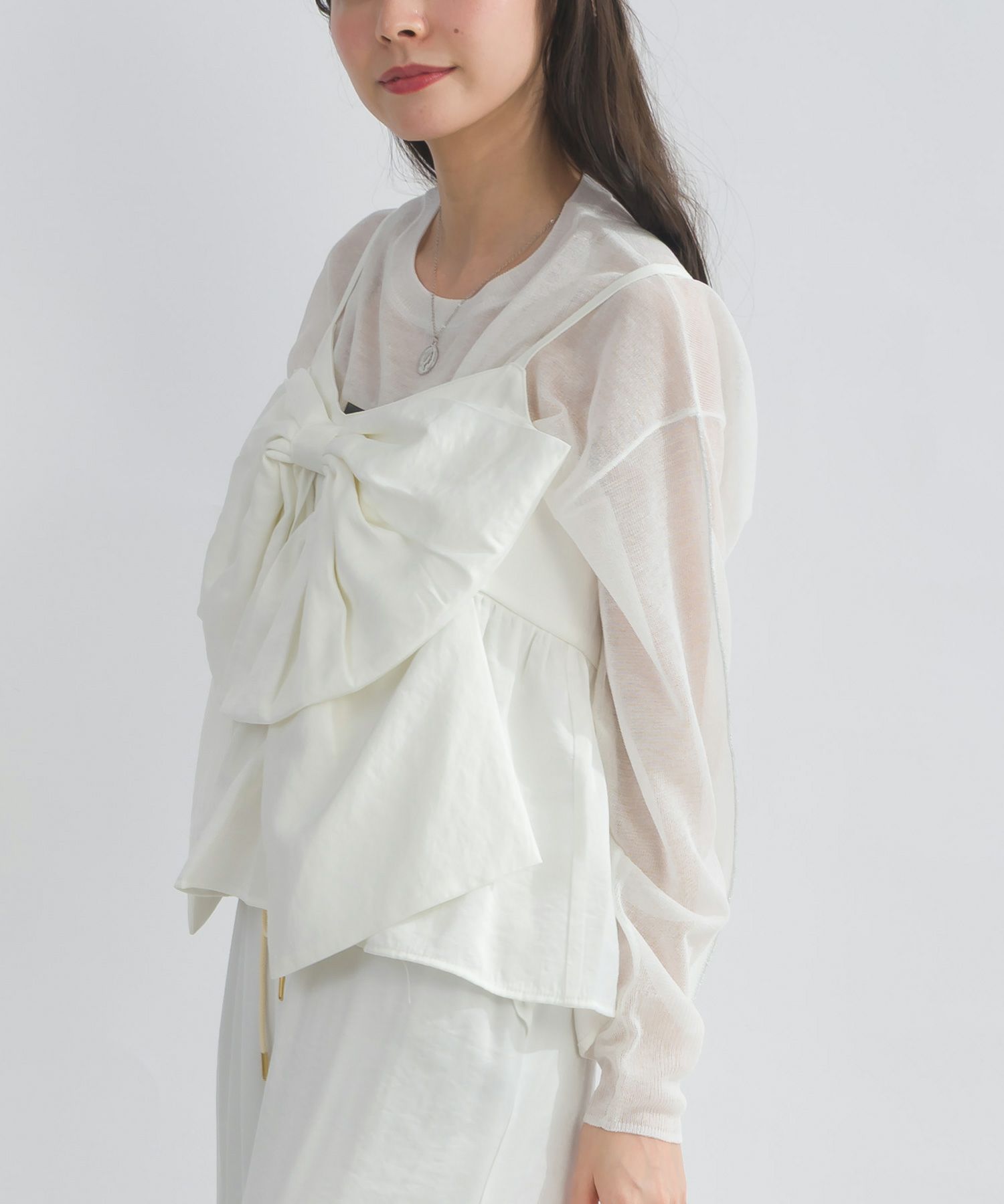 model：H153　着用サイズ：M　オフホワイト（セットアップで）