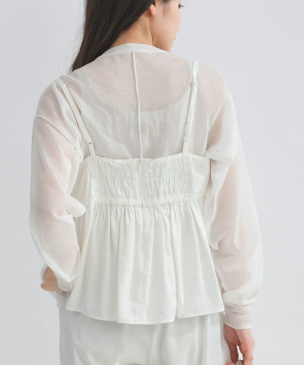 model：H153　着用サイズ：M　オフホワイト（セットアップで）