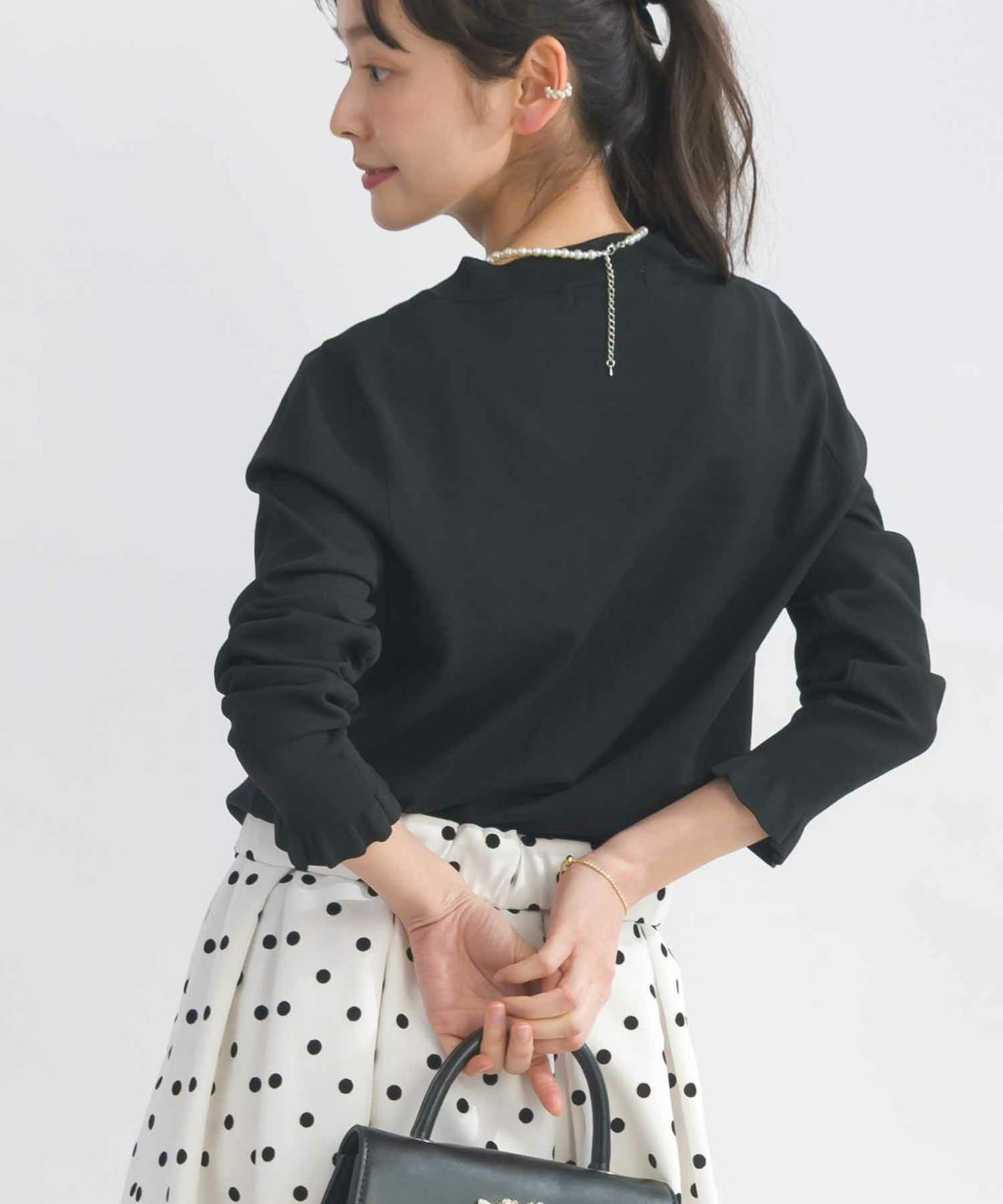 model：H153　着用サイズ：M　ブラック（無地）