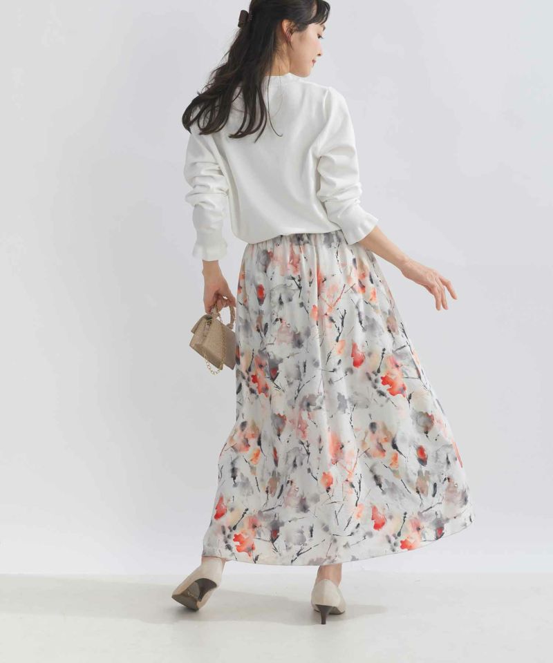 model：H153　着用サイズ：M　オフホワイト（無地）