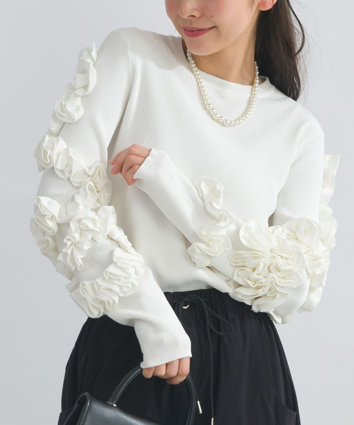 model：H153　着用サイズ：M　オフホワイト