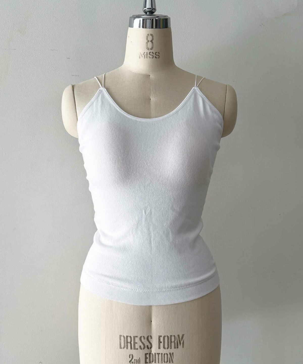 カップ付き丸編みキャミソール　着用トルソーサイズ　B:82.5cm W59cm H89.5cm　前