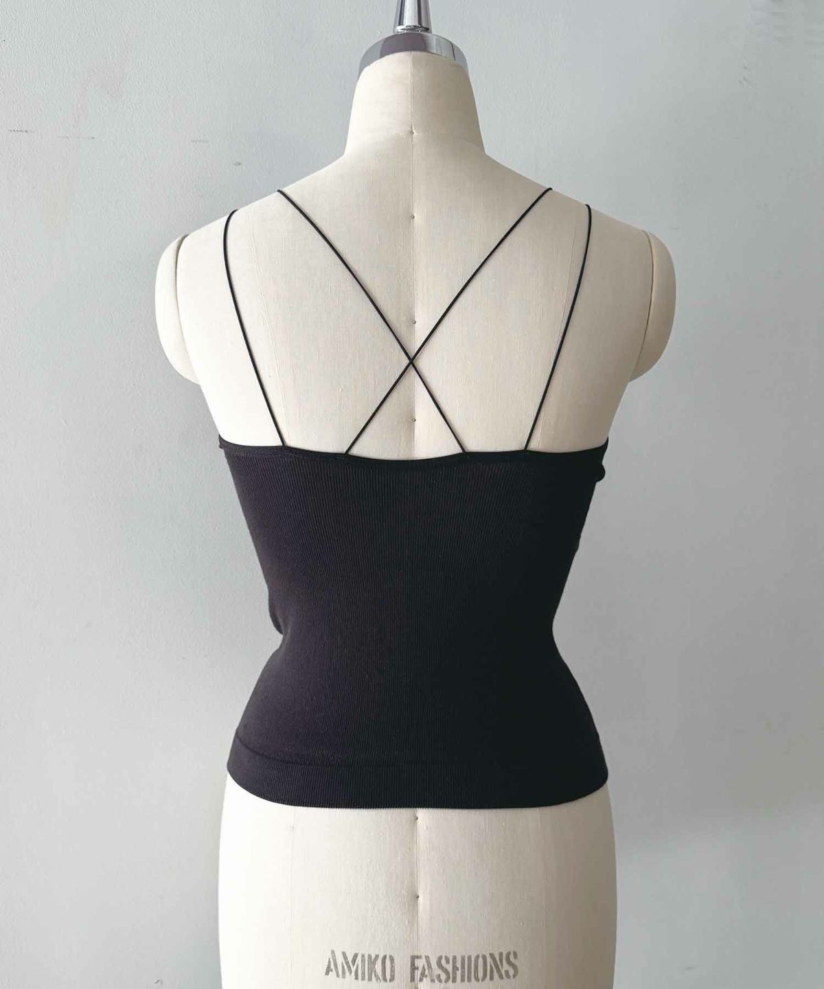 カップ付き丸編みキャミソール　着用トルソーサイズ　B:82.5cm W59cm H89.5cm　後ろ