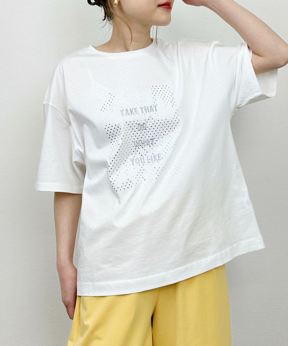 model：H164　着用サイズ：M　オフホワイト