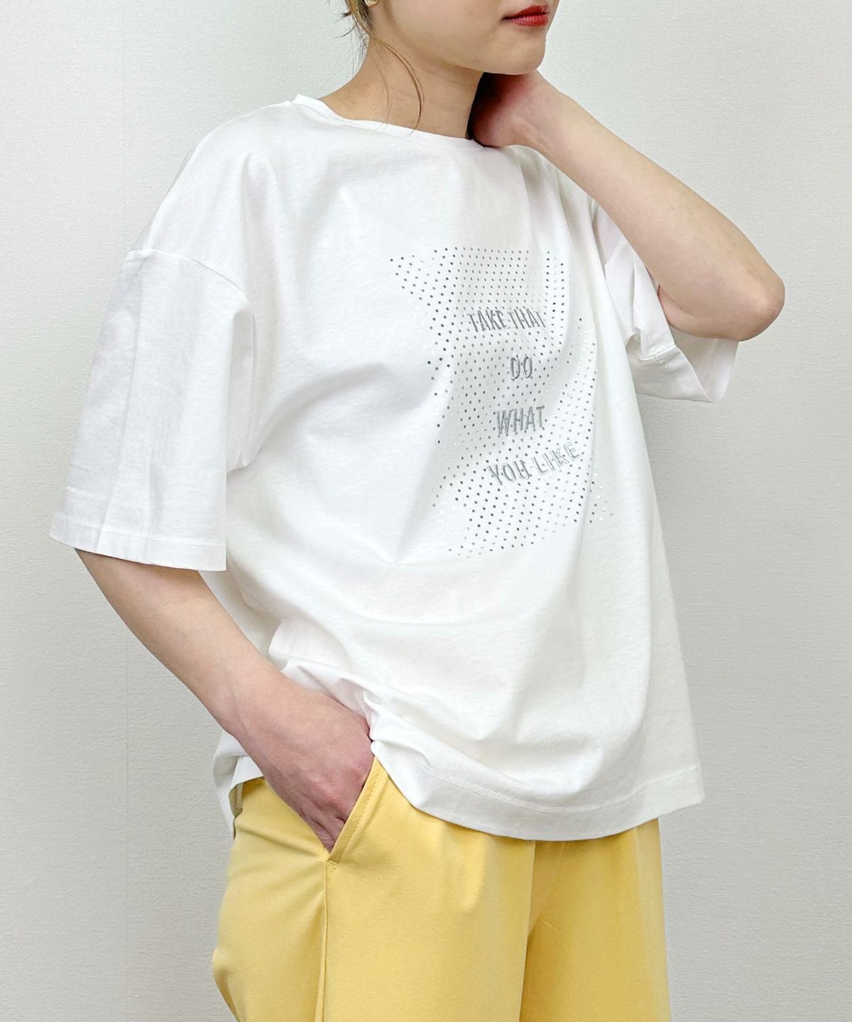 model：H164　着用サイズ：M　オフホワイト