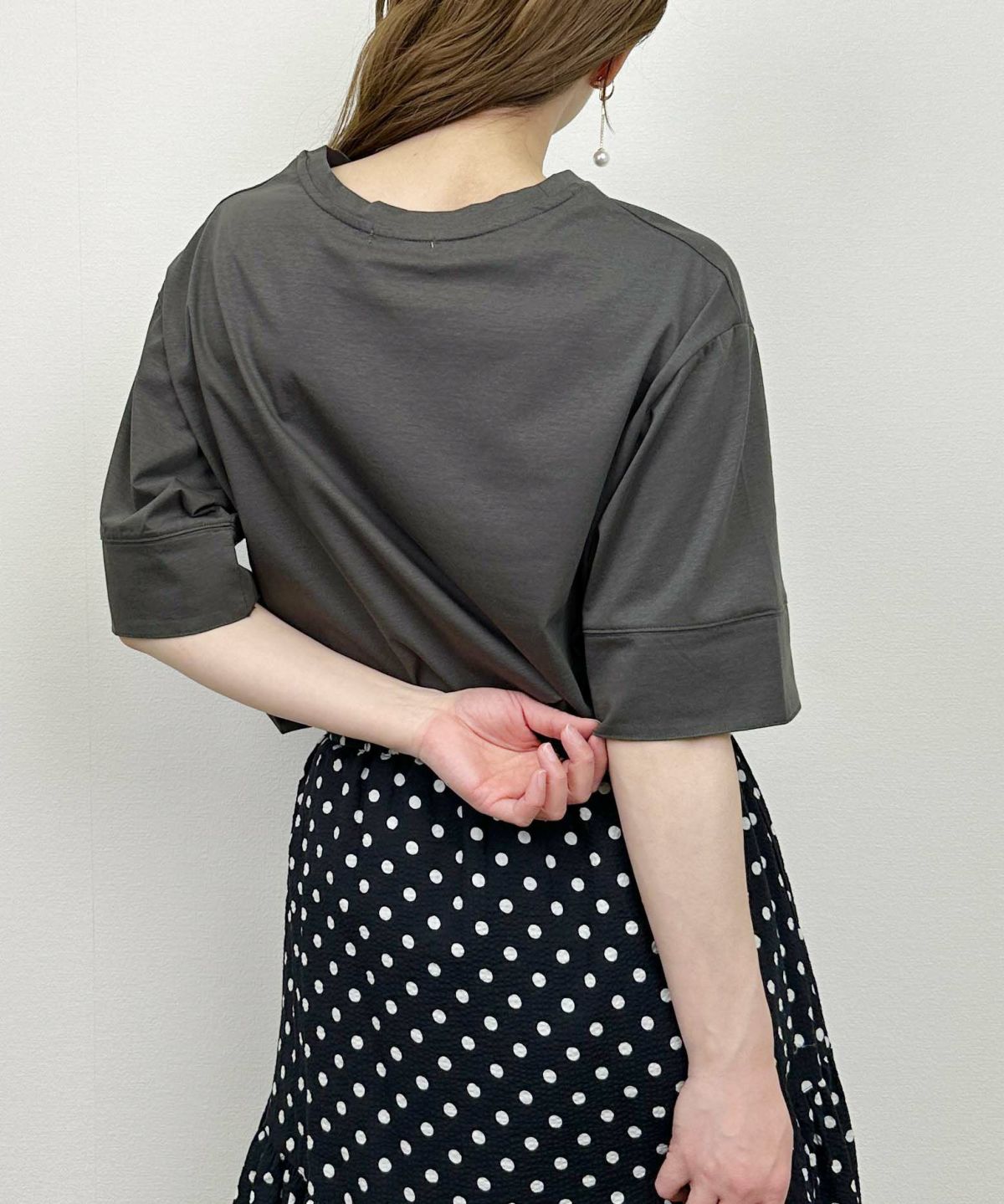 model：H164　着用サイズ：M　グレー系その他