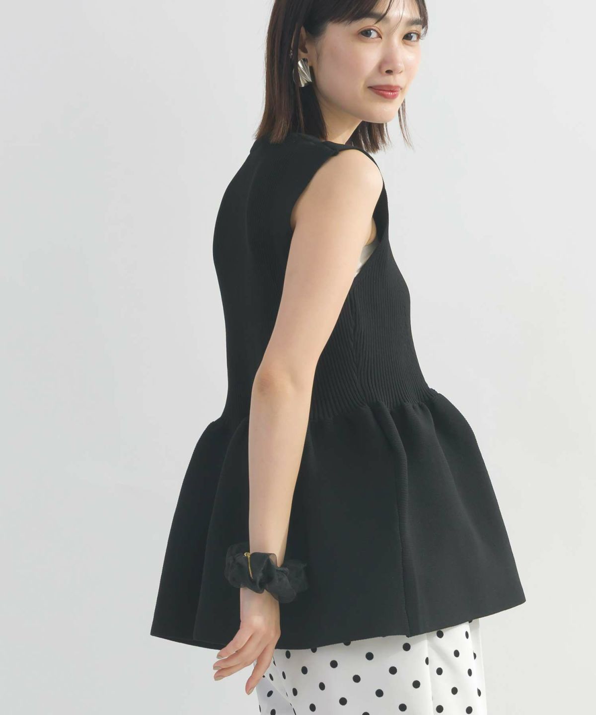 model：H162　着用サイズ：M　ブラック