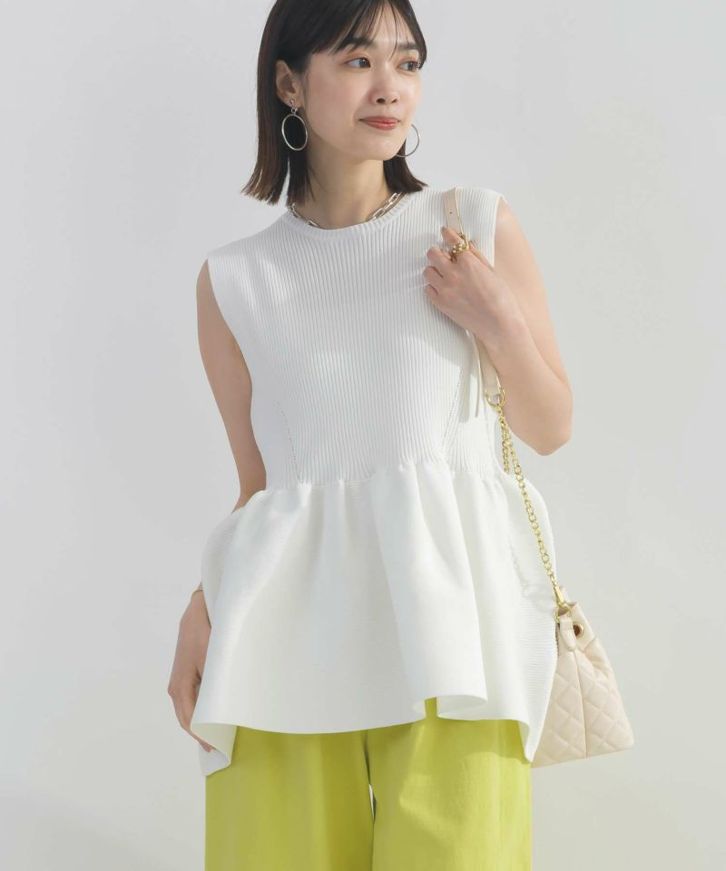 model：H162　着用サイズ：M　オフホワイト