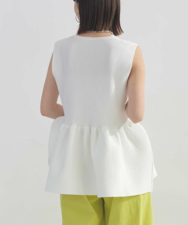 model：H162　着用サイズ：M　オフホワイト