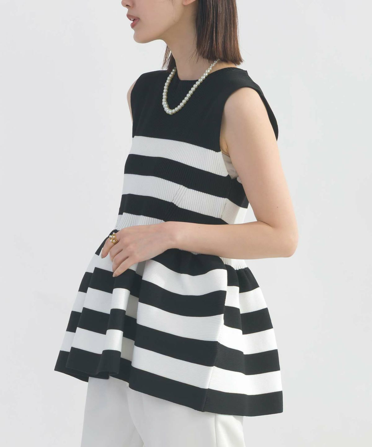 model：H162　着用サイズ：M　ホワイト系その他