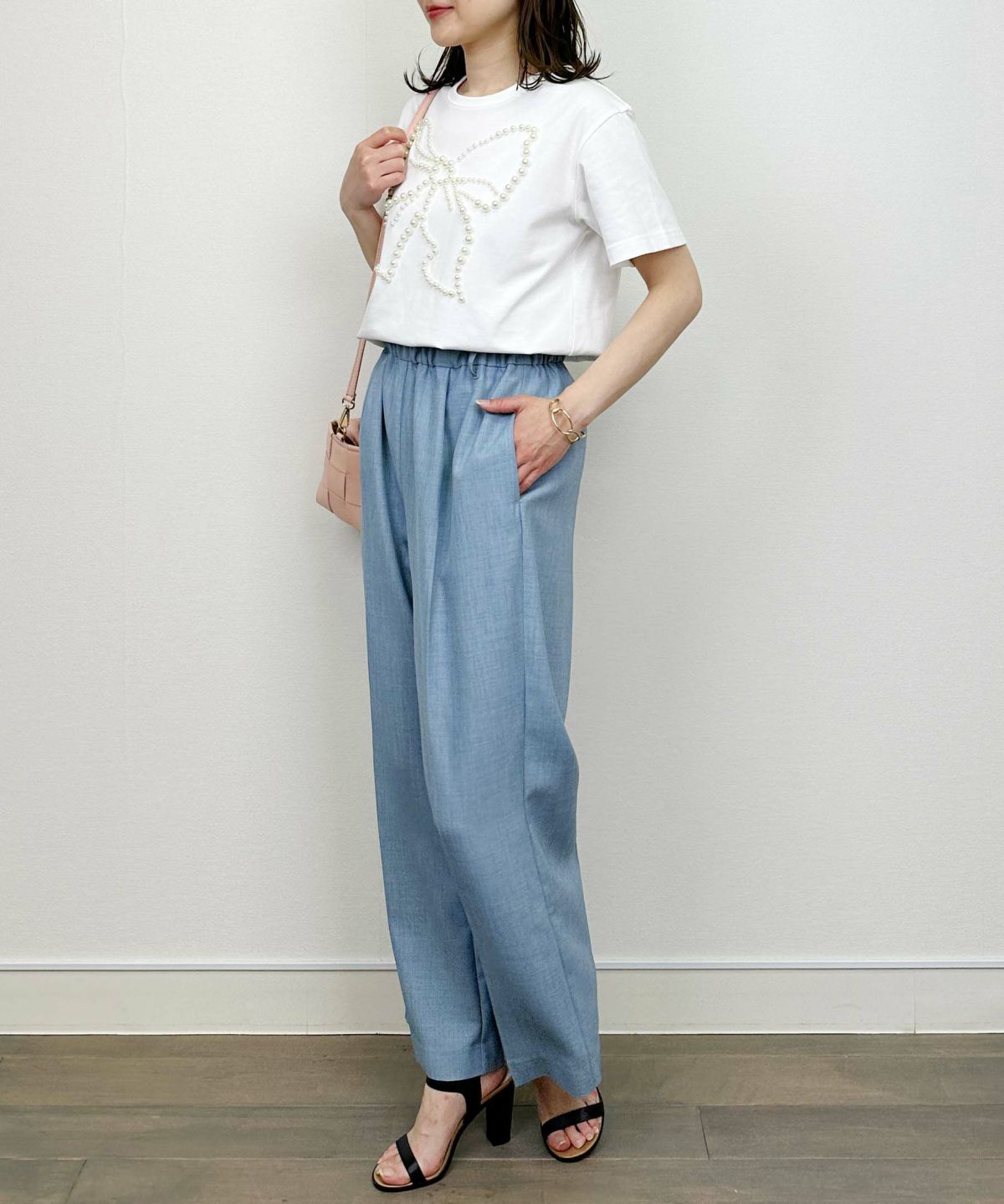 model：H164　着用サイズ：M　オフホワイト