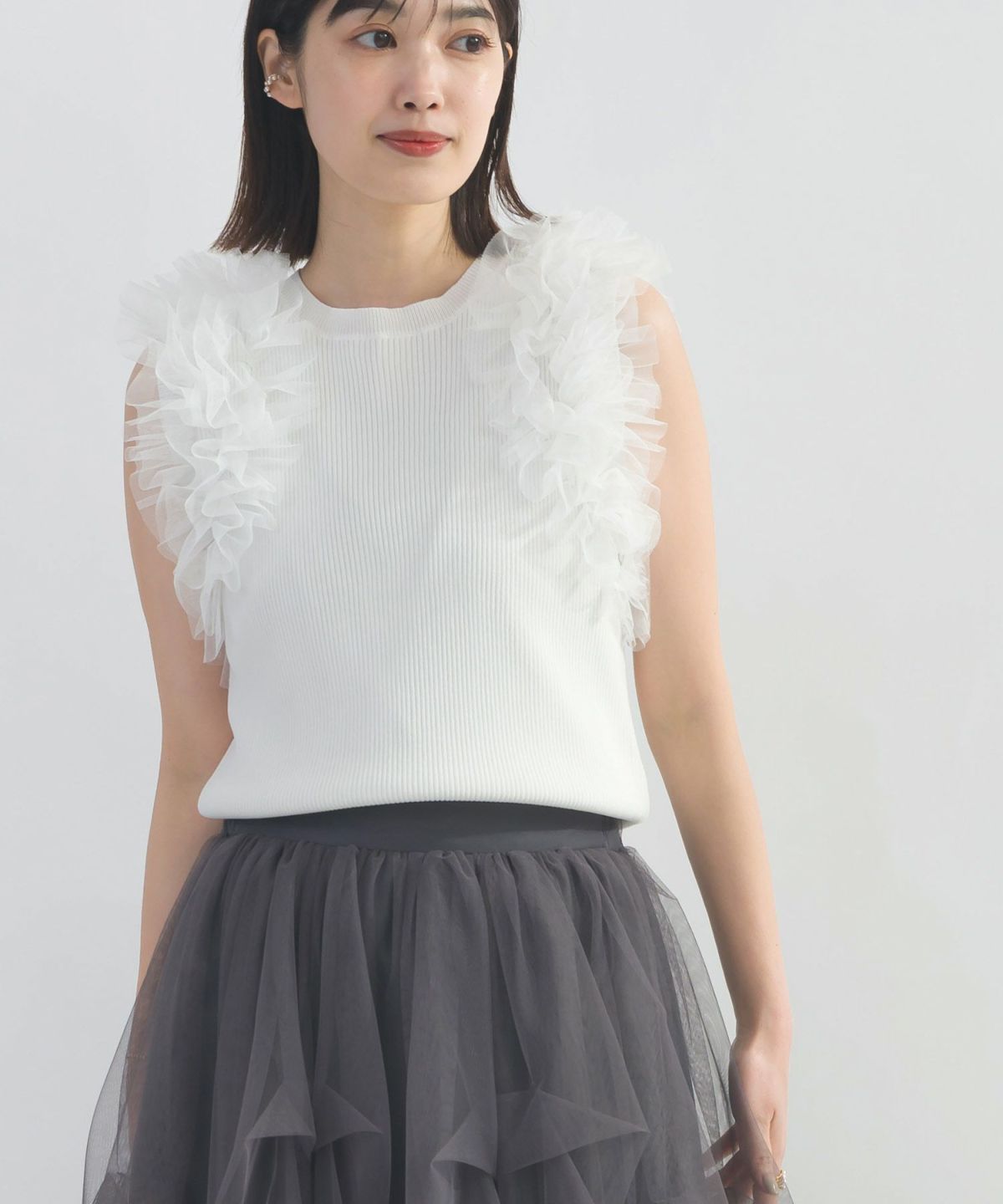 model：H162　着用サイズ：M　オフホワイト