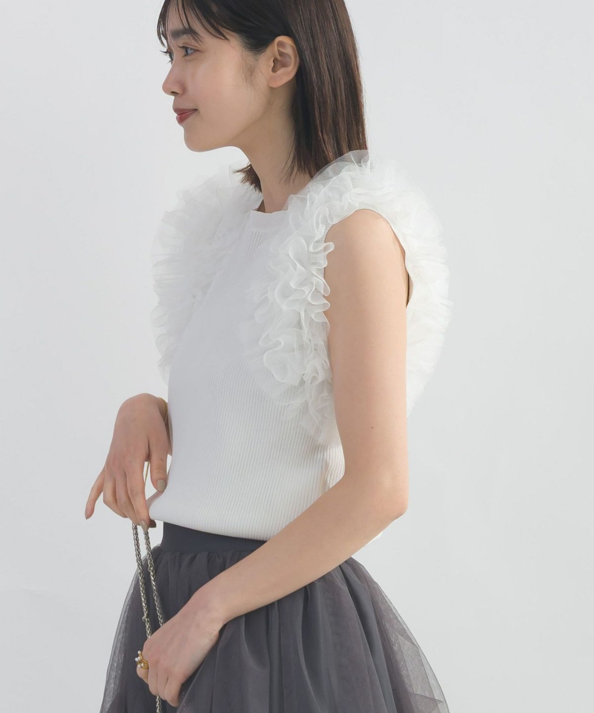 model：H162　着用サイズ：M　オフホワイト