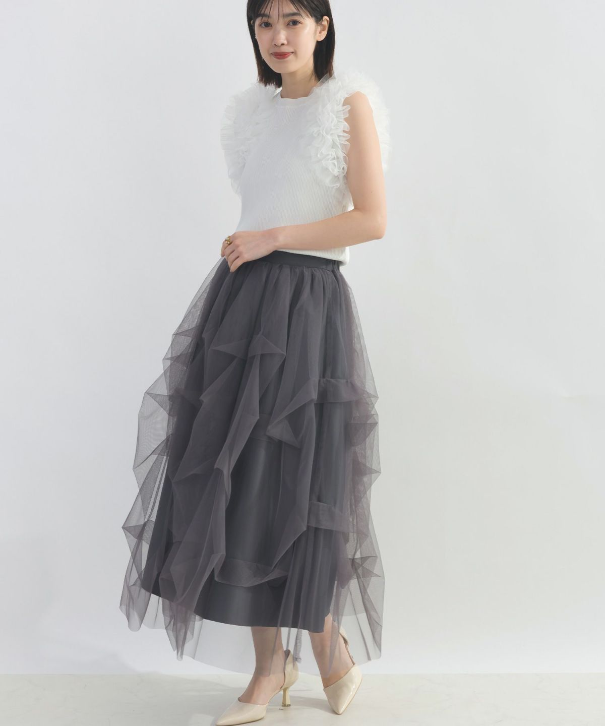 model：H162　着用サイズ：M　オフホワイト