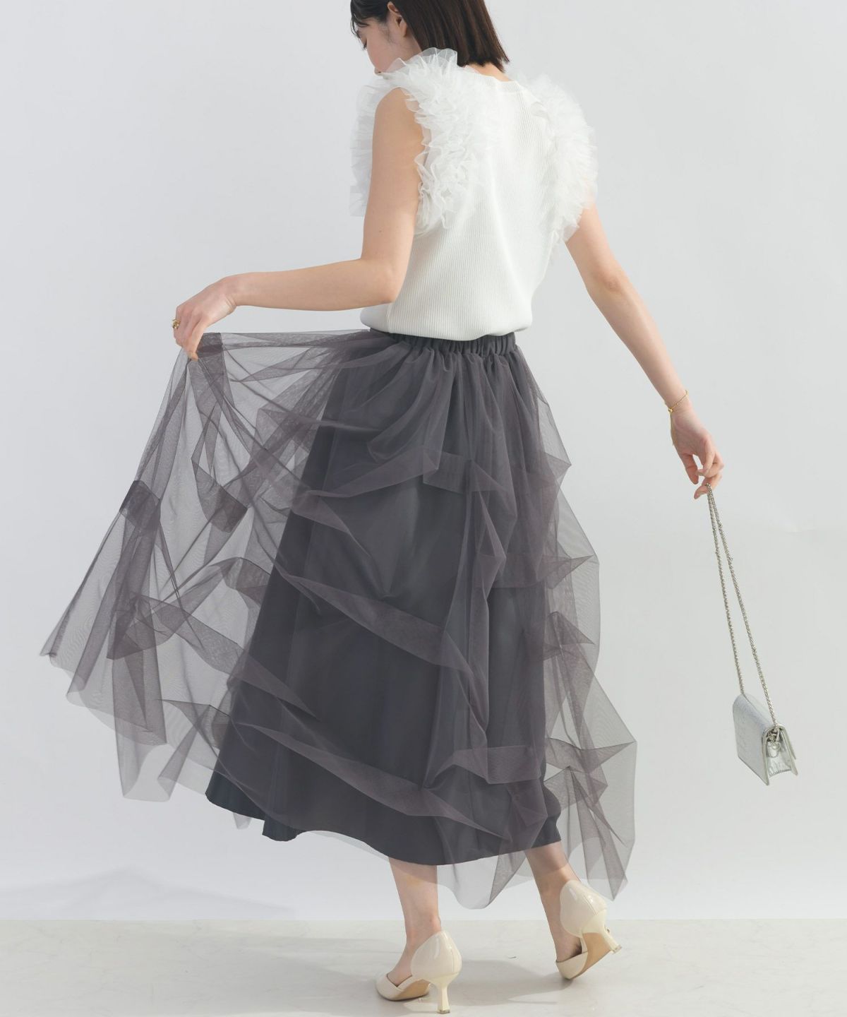 model：H162　着用サイズ：M　オフホワイト