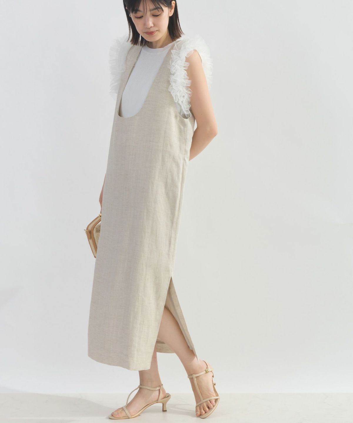 model：H162　着用サイズ：M　オフホワイト