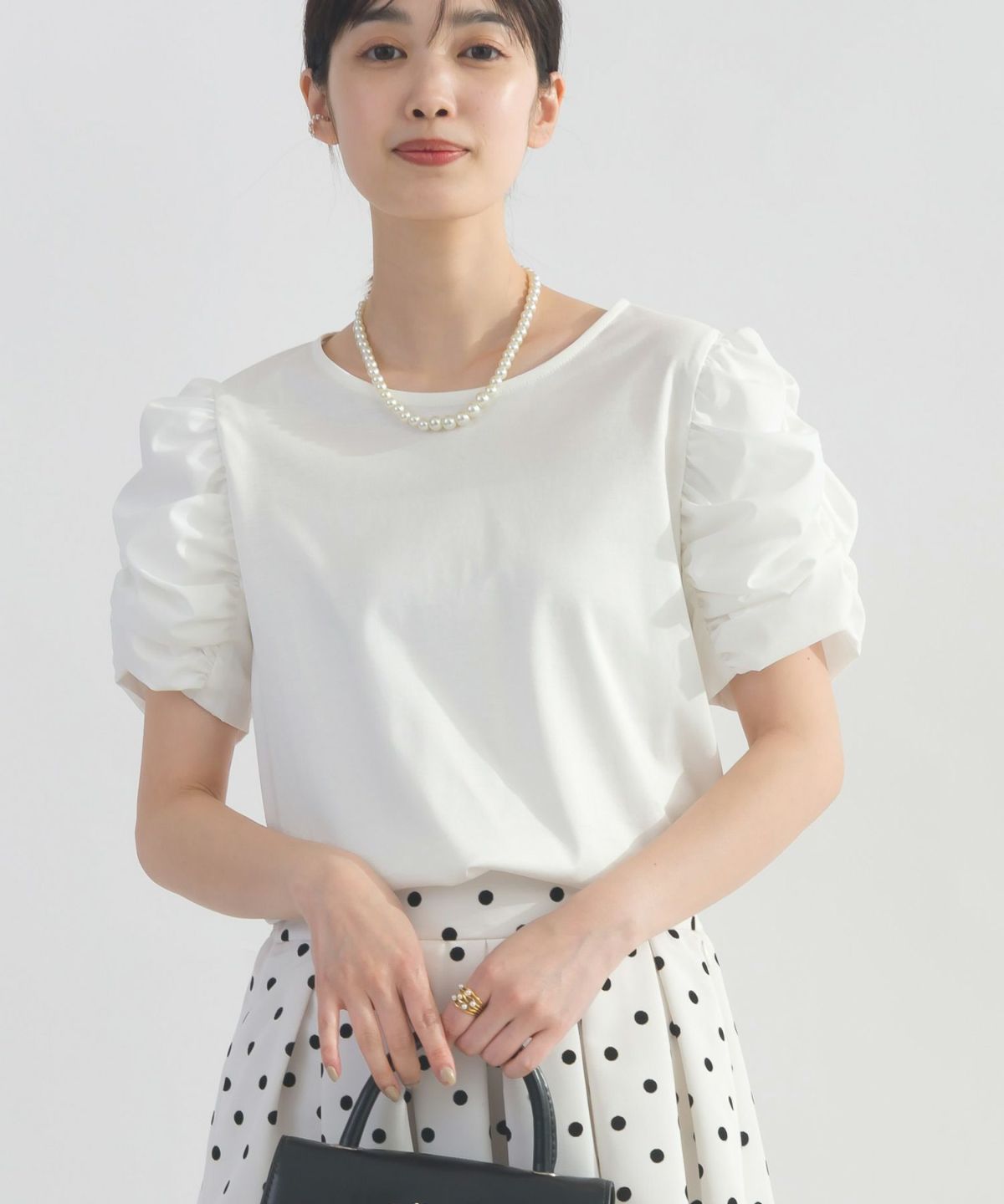 model：H162　着用サイズ：M　オフホワイト