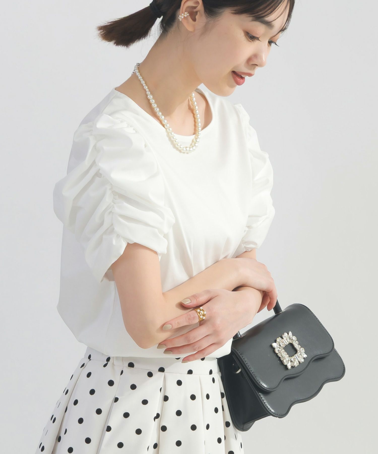 model：H162　着用サイズ：M　オフホワイト